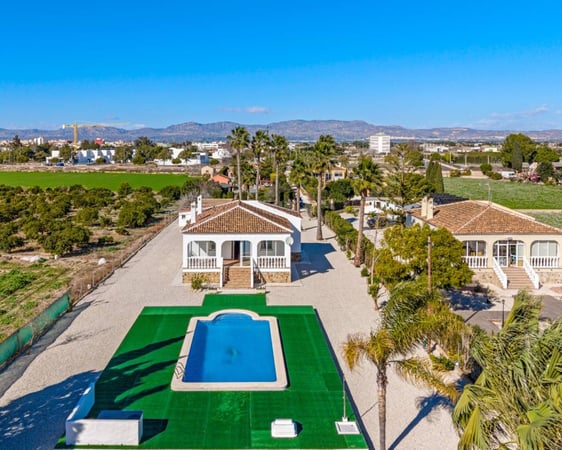 House in Dolores - view 1