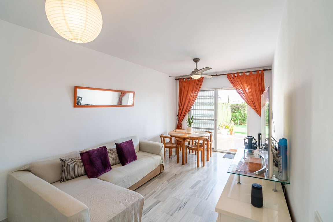 Apartment in Mijas Costa - Image 2