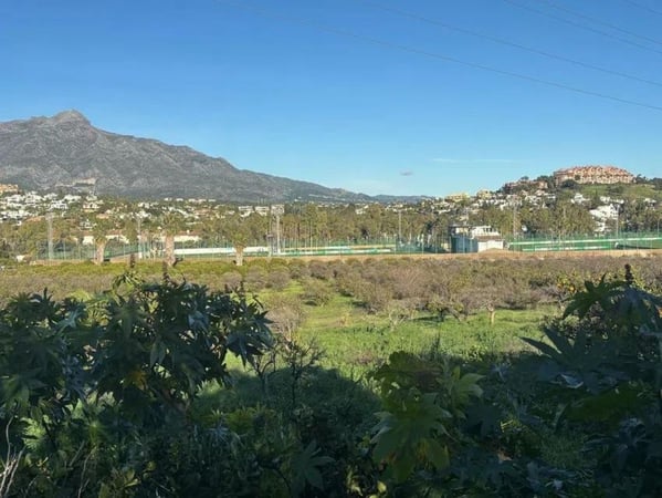 Land in Marbella - view 1
