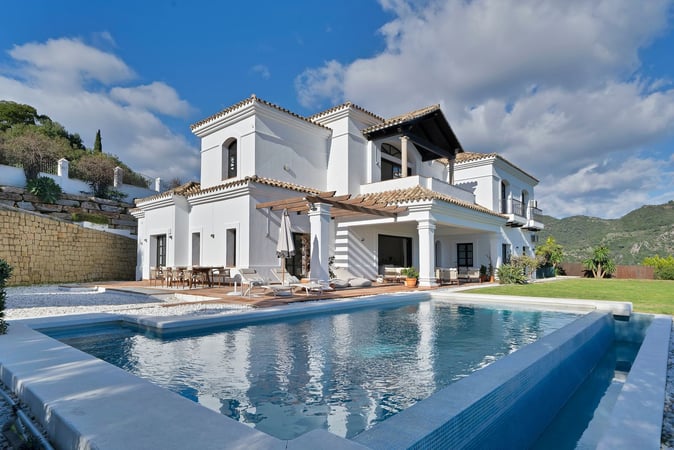 Villa in Benahavis - view 1