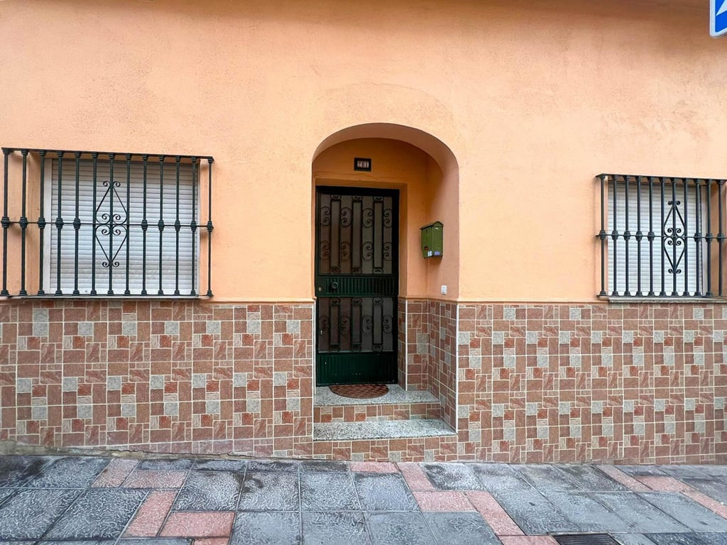 Apartment in Mijas Costa - Image 3