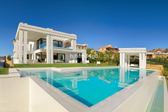 Villa in Calla de Mijas - view 1