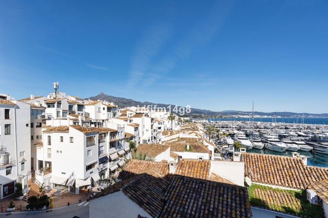 Apartment in Puerto Banus - view 1