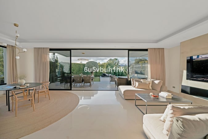 Villa in Marbella - view 1