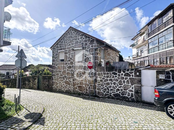 Villa in Viseu - view 1