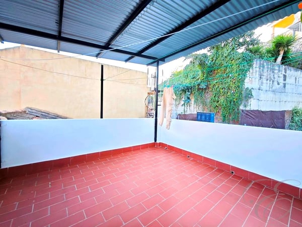 Villa in La Vinuela - view 1