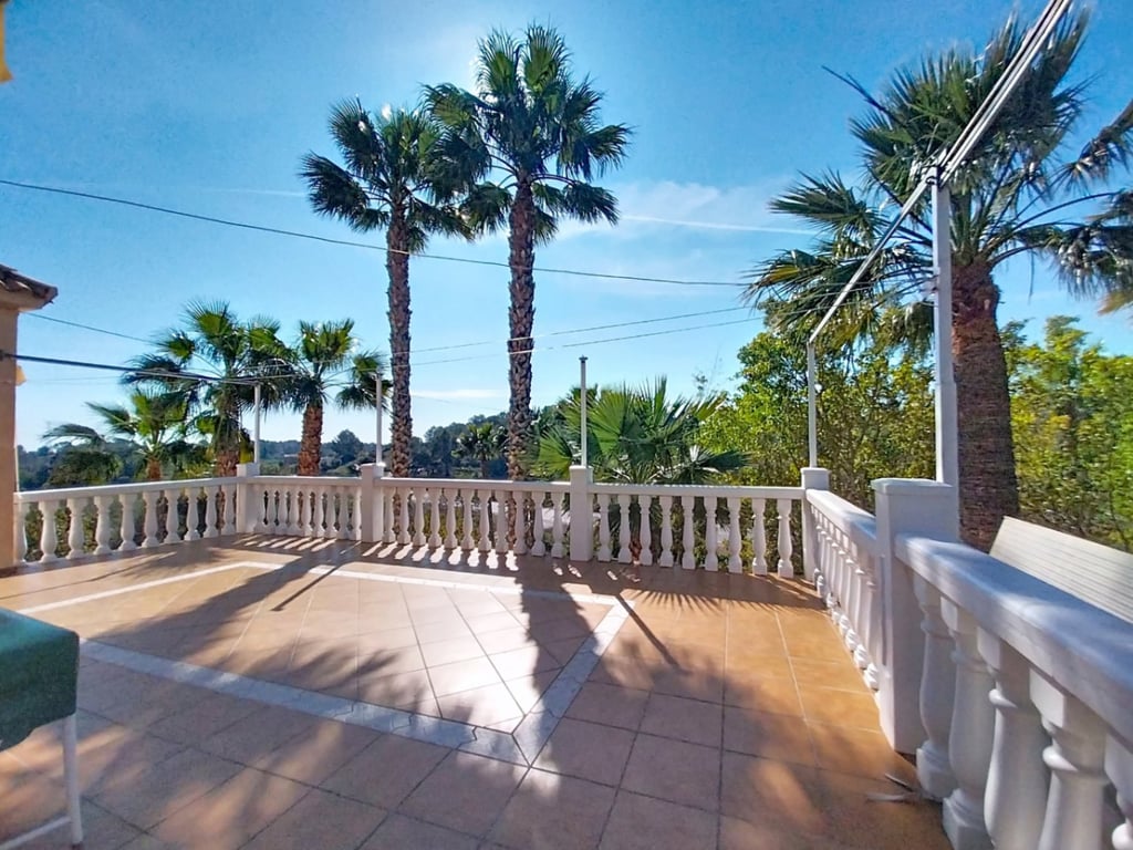 Villa in La Nucia - Image 2