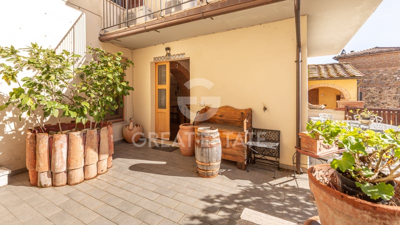 House in Piazze - view 1