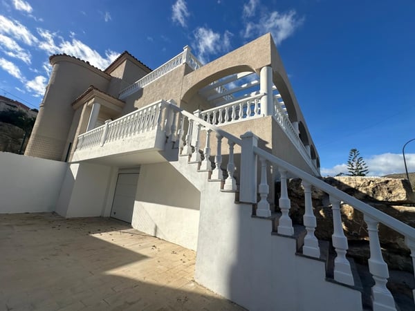 House in El Campello - view 1