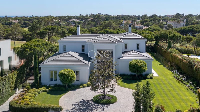 Villa in Almancil - view 1