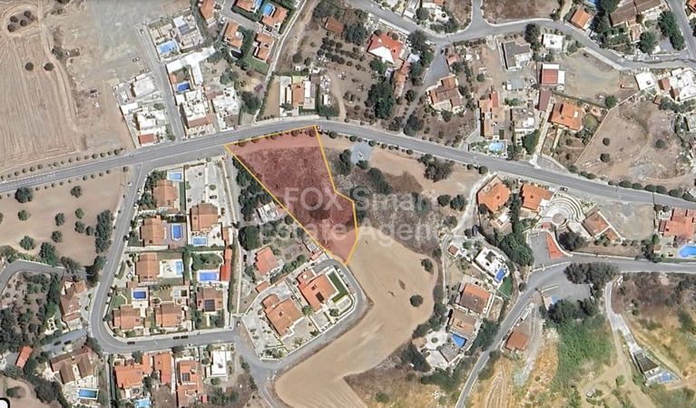 Land in Moni - view 1