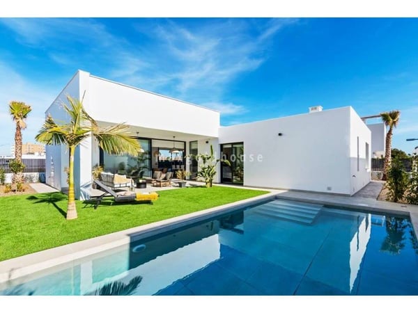 Villa in Mar de Cristal - view 1