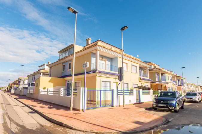 House in Los Alcazares - view 1