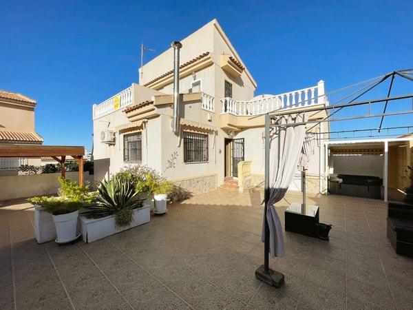 Villa in Rojales - view 1