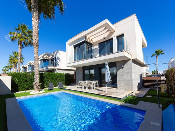 Villa in La Marquesa - view 1