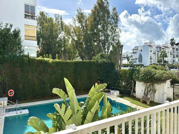 Apartment in Puerto Banus - view 1