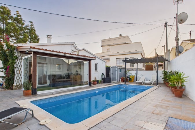 Villa in El Carmoli - view 1