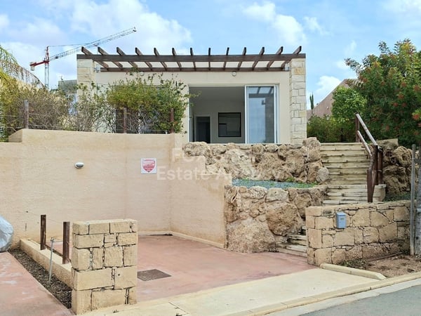 House in Chlorakas - view 1