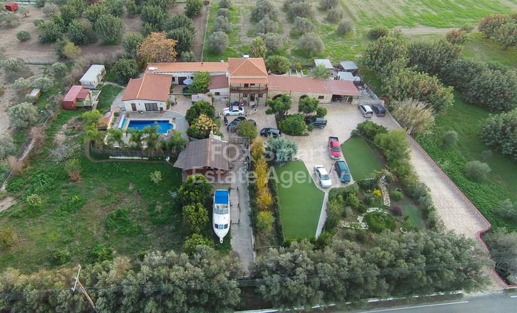 House in Troulloi - view 1