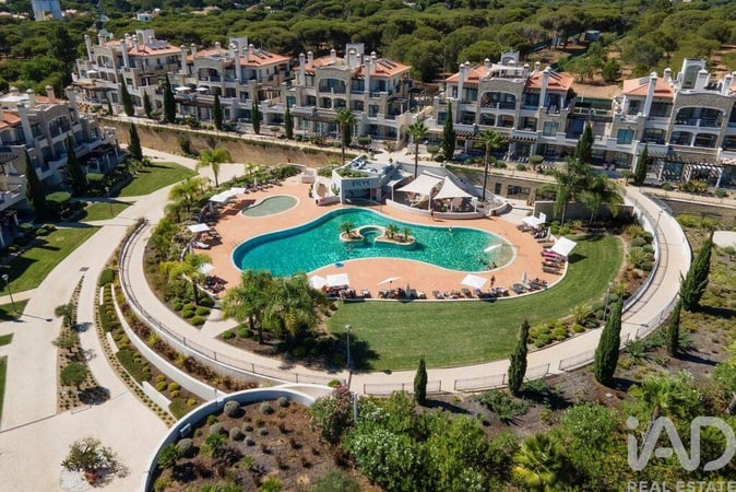 Apartment in Quarteira - view 1