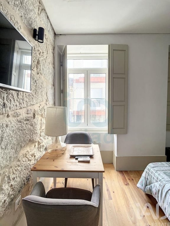 Apartment in Porto - Image 3