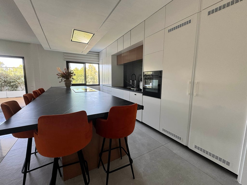 Penthouse in Nicosia Municipality - Image 3