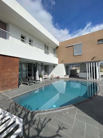 House in Geri - view 1