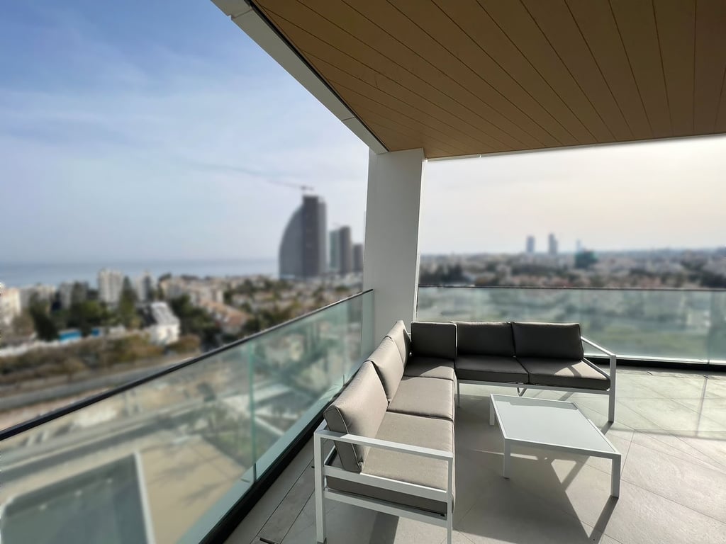 Apartment in Cyprus - Image 2