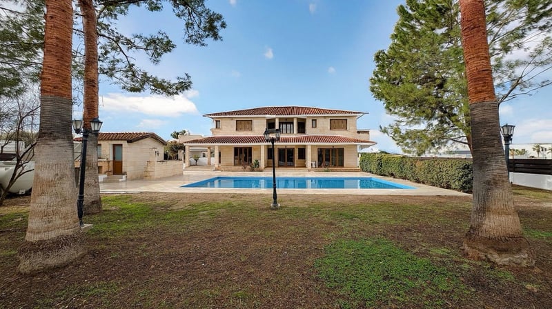 Villa in Agios Georgios - view 1