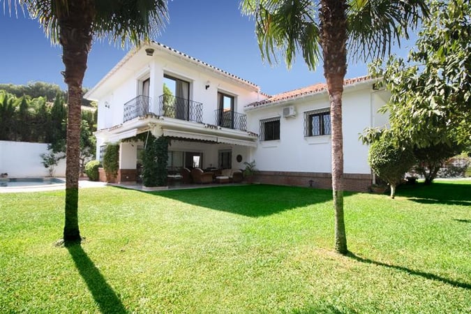 Villa in Marbella - view 1