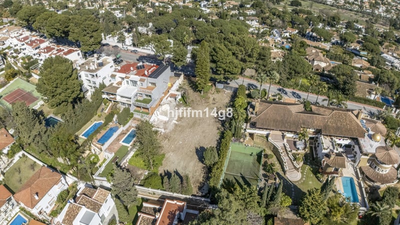 Land in Nueva Andalucia - view 1