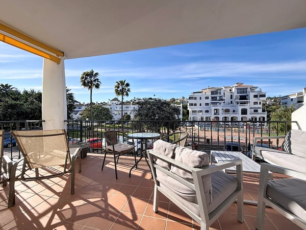 Apartment in La Duquesa - view 1