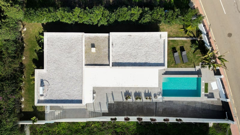 Villa in Estepona - view 1