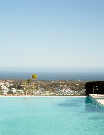 Apartment in Benahavis - view 1