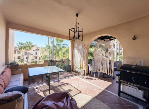 Apartment in El Paraiso - view 1