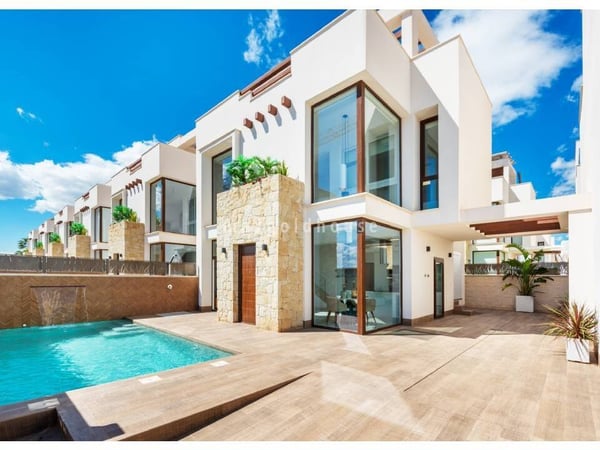 House in Los Montesinos - view 1