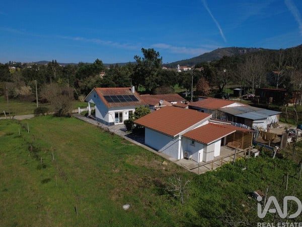 House in Sao Miguel de Poiares - view 1