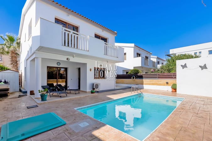 House in Liopetri - view 1