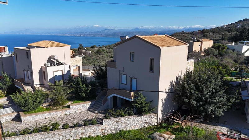 Villa in Kefalas - view 1