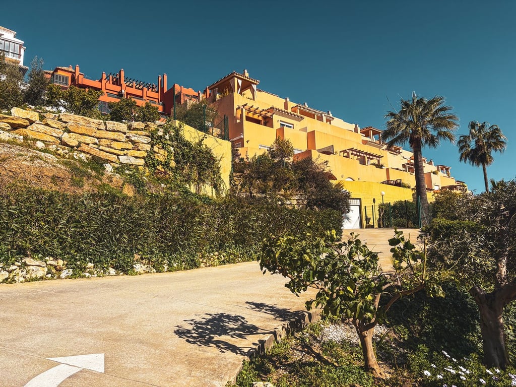 Apartment in Sitio de Calahonda - Image 2