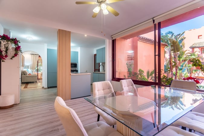 Apartment in Elviria - view 1