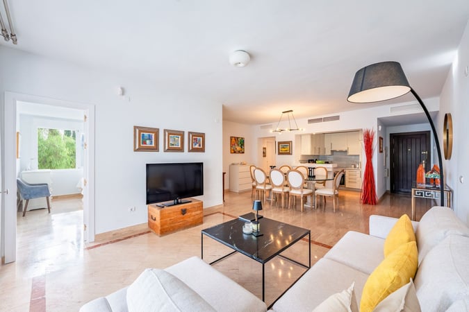 Apartment in Ojen - view 1