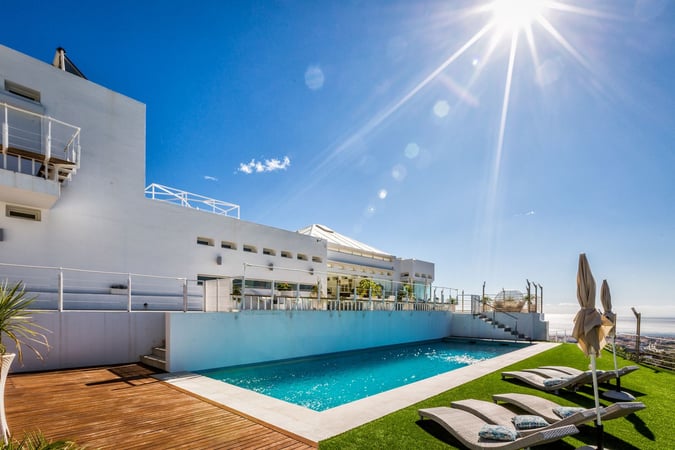 Villa in Estepona - view 1