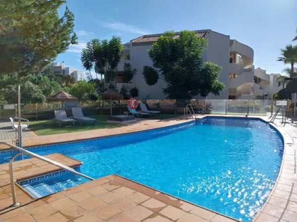 Apartment in Elviria - view 1