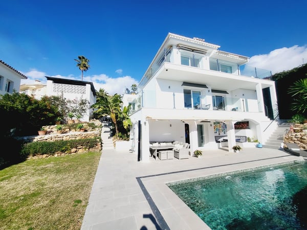 Villa in Malaga - view 1