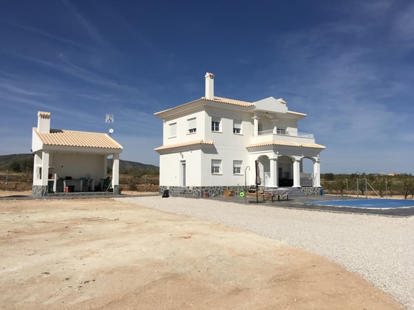 House in Pinoso - view 1