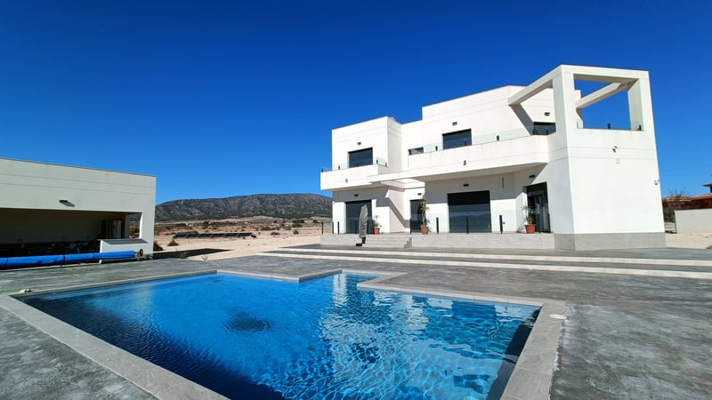 House in Pinoso - view 1