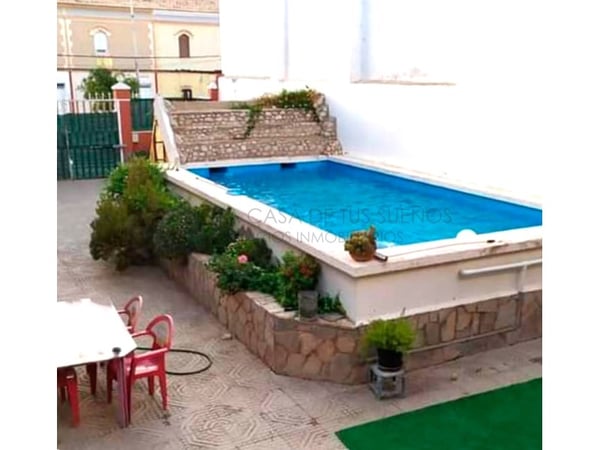 House in Caudete - view 1