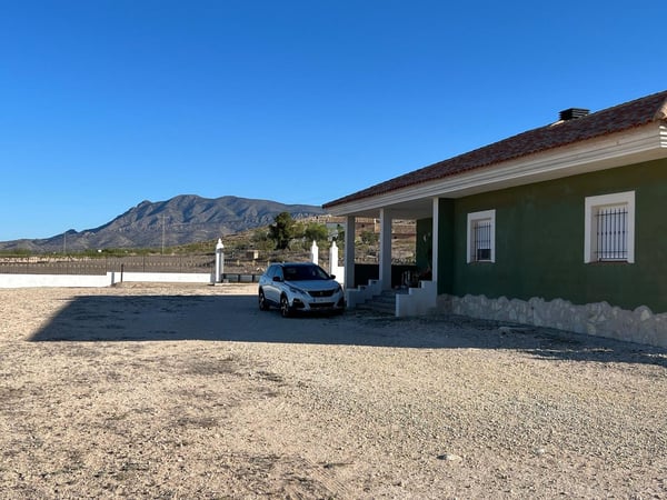 House in Torre del Rico - view 1