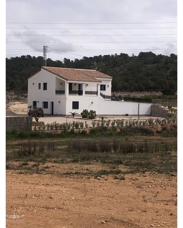 House in Pinoso - view 1